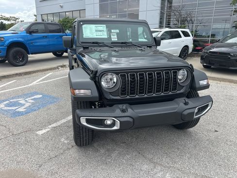 New 2025 Jeep Gladiator Sport image 8