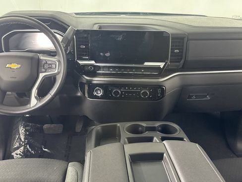 Used 2024 Chevrolet Silverado 1500 LT AWD/4WD image 18