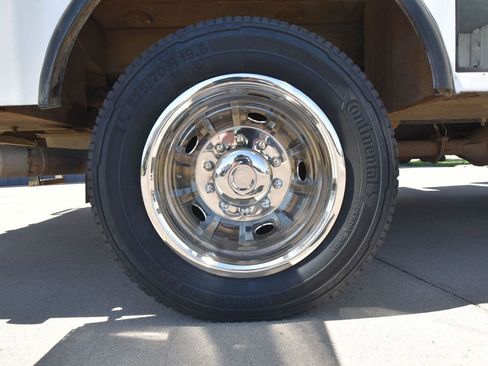 Used 2014 Ford F550 4x4 Regular Cab Super Duty image 24