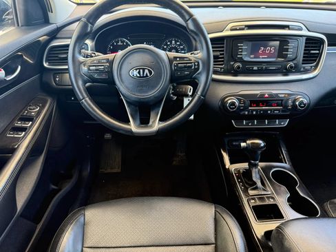 Used 2016 Kia Sorento EX FWD image 16