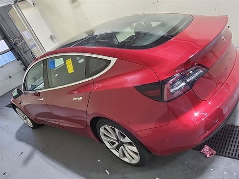 Used 2018 Tesla Model 3 Long Range RWD image 2
