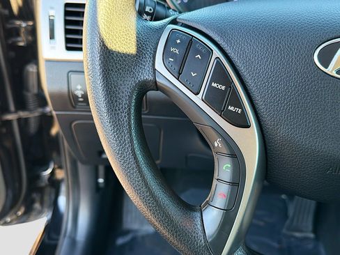 Used 2013 Hyundai Elantra GT image 32