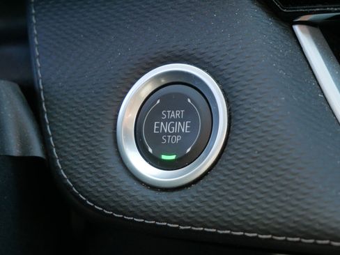 Used 2025 Chevrolet Equinox LT w/ Safety and Technology Package AWD/4WD image 24