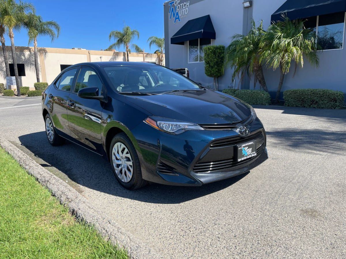Used 2019 Toyota Corolla LE w/ Carpet Mat Package (TMS) FWD image 4