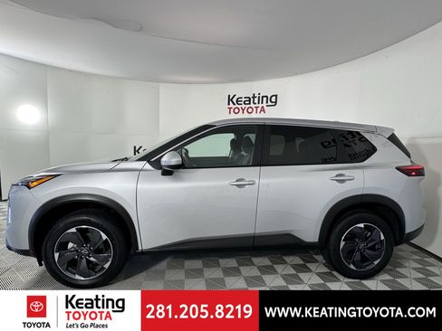Used 2025 Nissan Rogue SV image 8