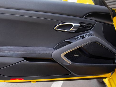 Certified 2017 Porsche 911 Carrera GTS RWD image 9