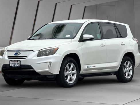 Used 2014 Toyota RAV4 EV image 8