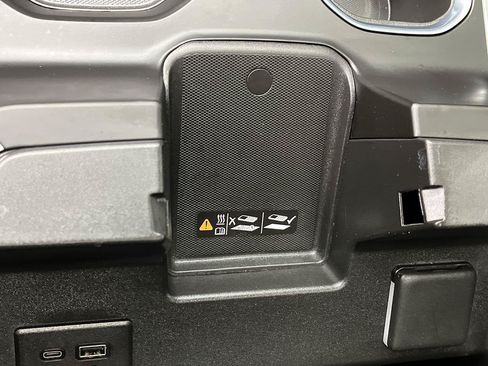Certified 2024 Chevrolet Silverado 1500 High Country w/ High Country Premium Package AWD/4WD image 28