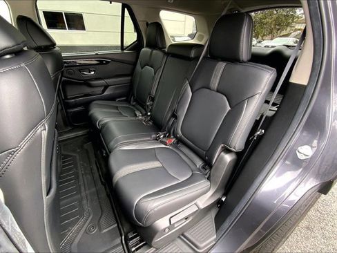 Used 2025 Honda Pilot Touring image 26
