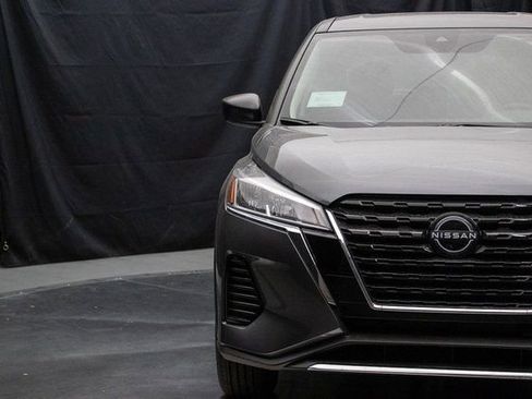 New 2025 Nissan Kicks Play S image 5