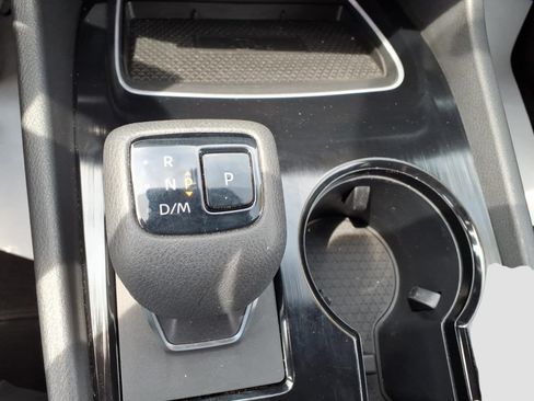 Used 2024 Nissan Rogue SL AWD/4WD image 21