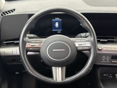 Used 2025 Hyundai Kona SEL FWD image 11