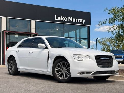 Used 2017 Chrysler 300 Limited w/ Value Package RWD image 1