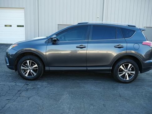 Used 2018 Toyota RAV4 XLE FWD image 7