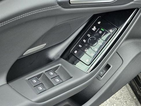 New 2025 Audi A6 e-tron Premium Plus image 28