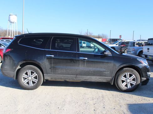 Used 2017 Chevrolet Traverse LT image 8
