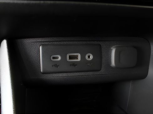 Used 2023 Buick Encore GX Select image 27