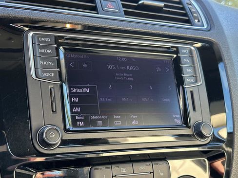 Used 2016 Volkswagen Jetta Sport image 16