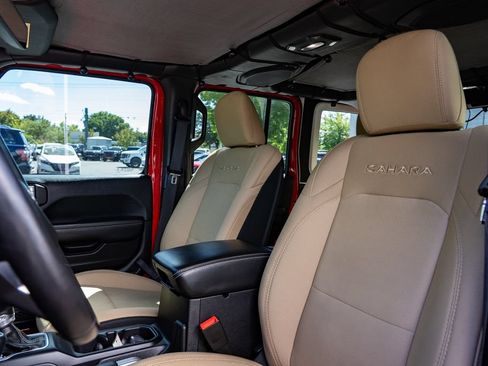 Used 2018 Jeep Wrangler Unlimited Sahara AWD/4WD image 22
