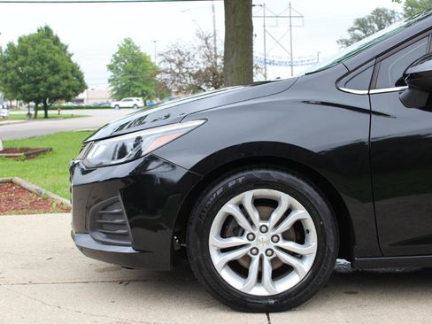 Used 2019 Chevrolet Cruze LT w/ LT Fleet Convenience Package FWD image 43