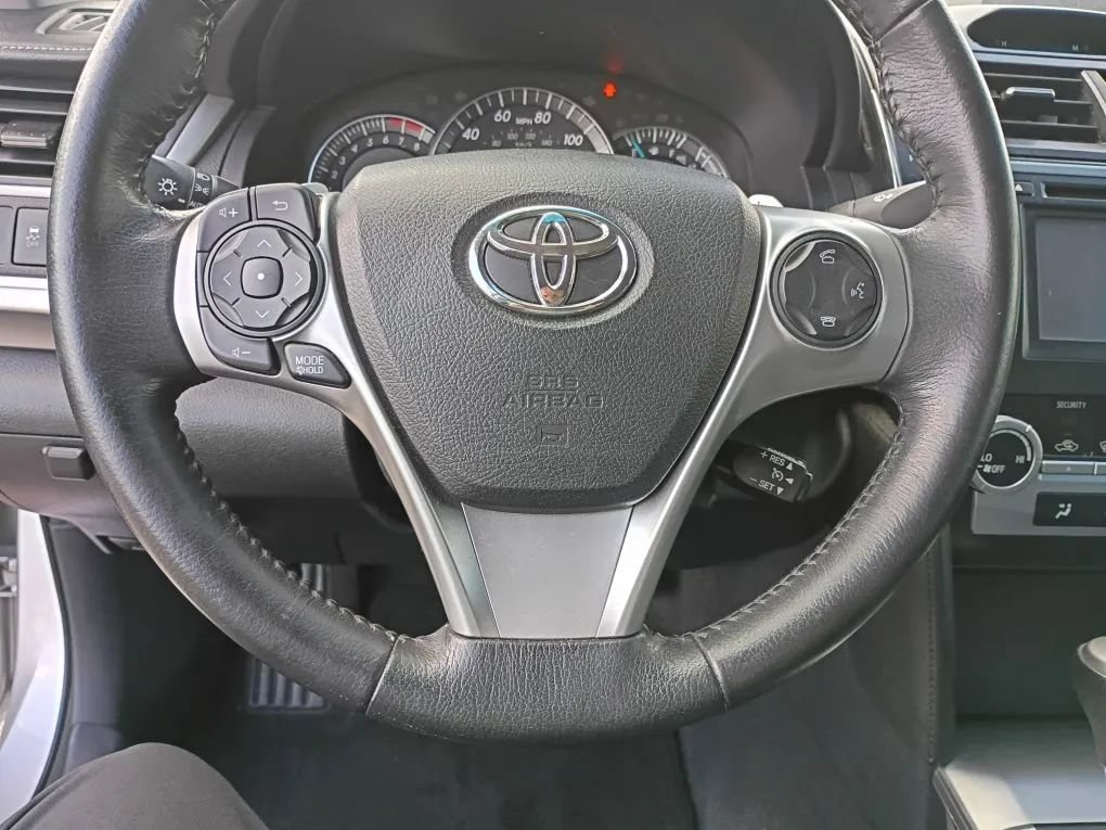 Used 2014 Toyota Camry SE FWD image 15