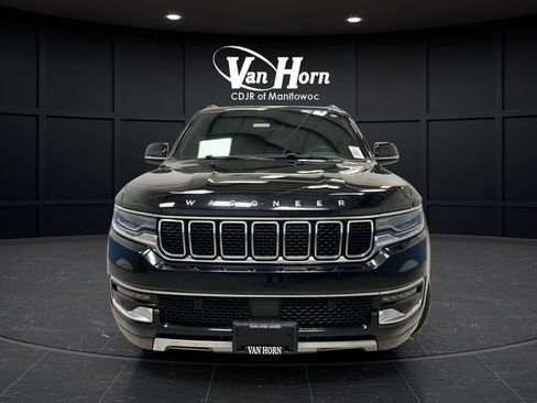 Used 2022 Jeep Wagoneer Series III AWD/4WD image 2