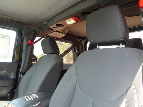 Used 2016 Jeep Wrangler Sport AWD/4WD image 12
