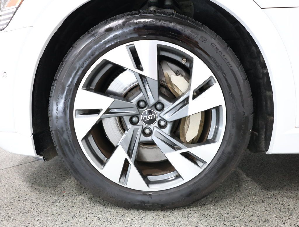 Used 2022 Audi e-tron Premium w/ Convenience Plus Package AWD/4WD image 5