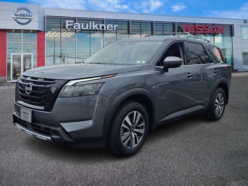 Certified 2025 Nissan Pathfinder SL w/ Black Appearance Package AWD/4WD image 3