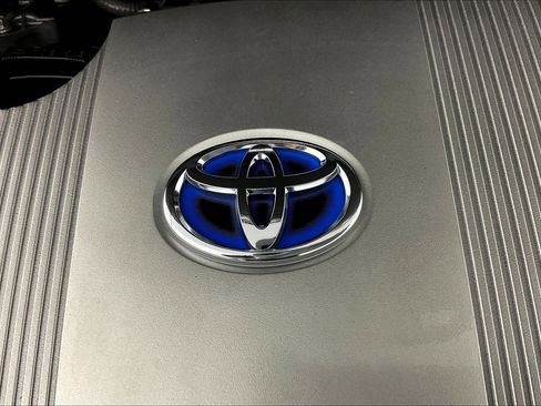 Used 2019 Toyota Prius XLE w/ Advanced Technology Package AWD/4WD image 30