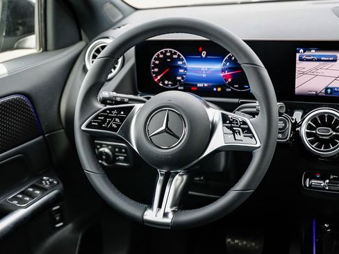New 2025 Mercedes-Benz GLA 250 image 13