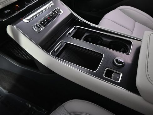 New 2026 Lincoln Aviator AWD image 32