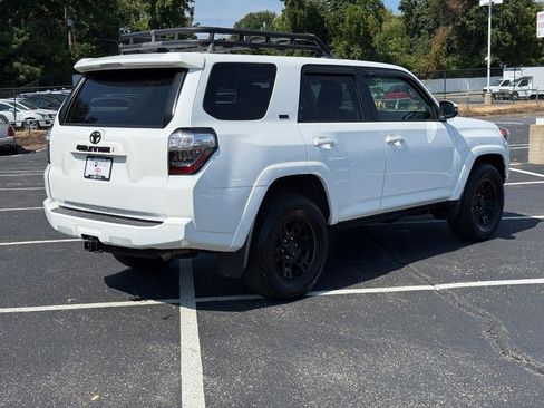 Used 2024 Toyota 4Runner SR5 Premium image 3