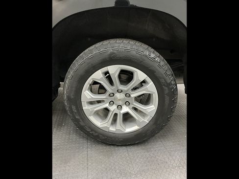 Used 2024 Chevrolet Silverado 1500 LTZ w/ Z71 Off-Road Package AWD/4WD image 41