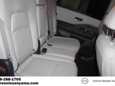 New 2025 Nissan Pathfinder SL image 7