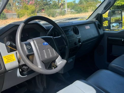 Used 2016 Ford F250 XL w/ Power Equipment Group RWD image 9
