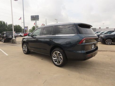 Used 2025 Lincoln Navigator Reserve AWD/4WD image 15