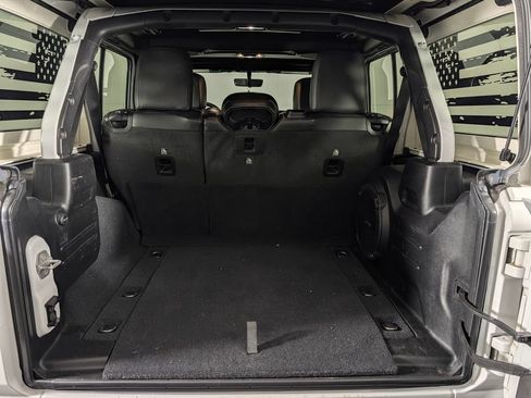 Used 2019 Jeep Wrangler Unlimited Rubicon AWD/4WD image 17