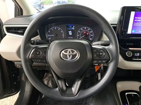 Used 2025 Toyota Corolla LE image 26