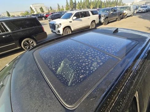Used 2021 Cadillac XT4 Premium Luxury FWD image 2