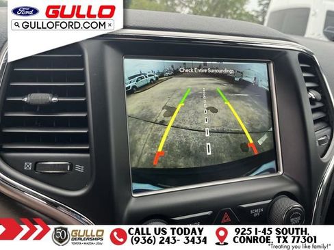 Used 2018 Jeep Grand Cherokee Altitude RWD image 26