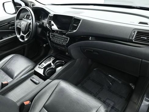 Used 2020 Honda Pilot Touring image 25