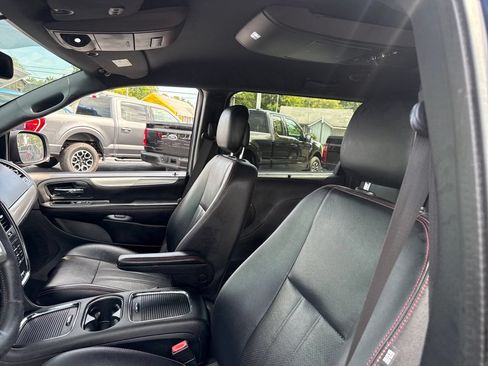 Used 2017 Dodge Grand Caravan GT FWD image 19