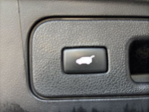 Used 2015 Honda Pilot Touring image 23