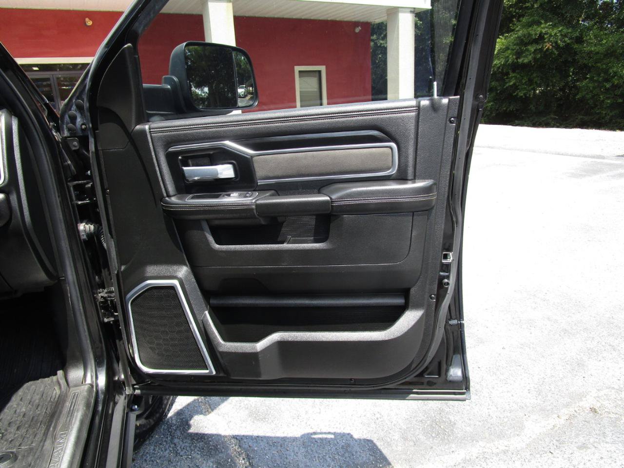 Used 2022 RAM 2500 Laramie w/ Night Edition AWD/4WD image 33