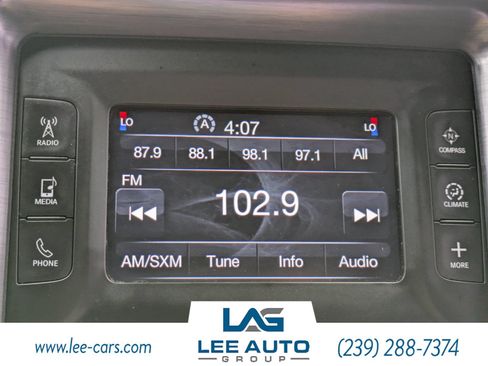 Used 2015 Dodge Challenger R/T RWD image 16