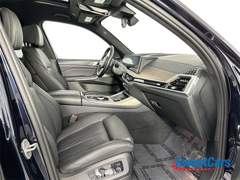Used 2023 BMW X7 M60i w/ Executive Package image 10
