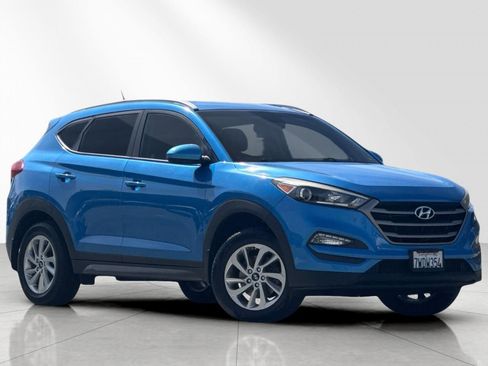 Used 2016 Hyundai Tucson SE w/ Option Group 02 FWD image 2