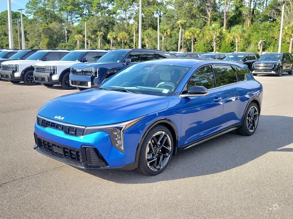 New 2026 Kia K4 GT-Line FWD image 3