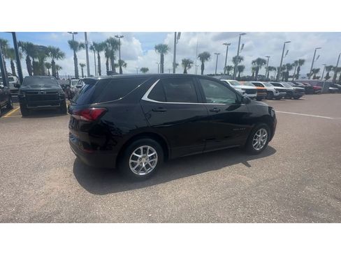 Used 2024 Chevrolet Equinox LT AWD/4WD image 2